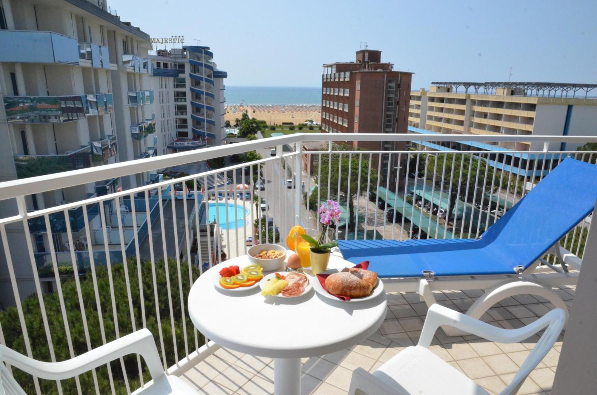 Hotel Luna Бібіоне Екстер'єр фото